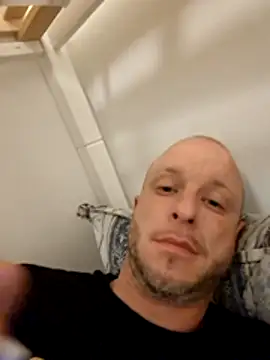 Snapshot of svenpfeifer chatting on May 15, 2026, 2:40 am svenpfeifer online show from May 15, 2026, 2:40 am