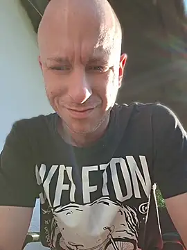 Snapshot of svenpfeifer chatting on July 12, 2026, 3:58 pm svenpfeifer online show from July 12, 2026, 3:58 pm