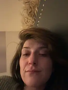 2brokegirlz online show from March 11, 2025, 9:45 am