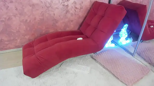 Snapshot of LesyaTouch chatting on February 19, 2026, 12:01 pm LesyaTouch online show from February 19, 2026, 12:01 pm