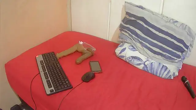 Snapshot of XhosaBoobs4U chatting on October 26, 2025, 6:41 am XhosaBoobs4U online show from October 26, 2025, 6:41 am