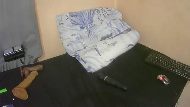 Snapshot of XhosaBoobs4U chatting on November 10, 2025, 6:51 pm XhosaBoobs4U online show from November 10, 2025, 6:51 pm