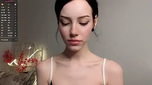 Snapshot of glamourr chatting on July 2, 2026, 8:53 am glamourr online show from July 2, 2026, 8:53 am