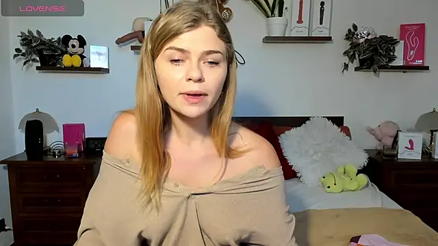 Snapshot of HaleyReedme chatting on November 18, 2025, 7:57 am HaleyReedme online show from November 18, 2025, 7:57 am