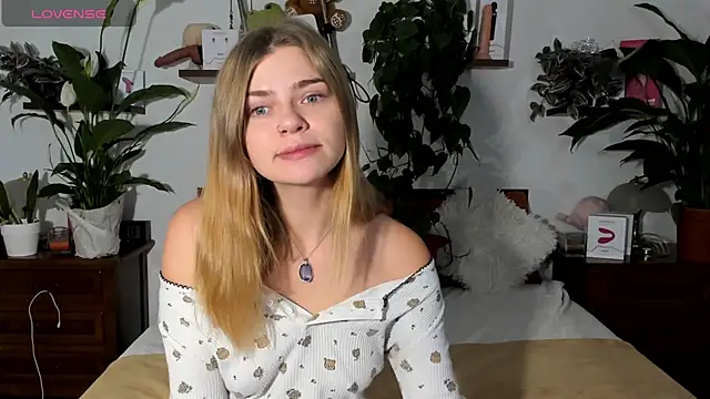 Snapshot of HaleyReedme chatting on November 20, 2025, 8:14 am HaleyReedme online show from November 20, 2025, 8:14 am