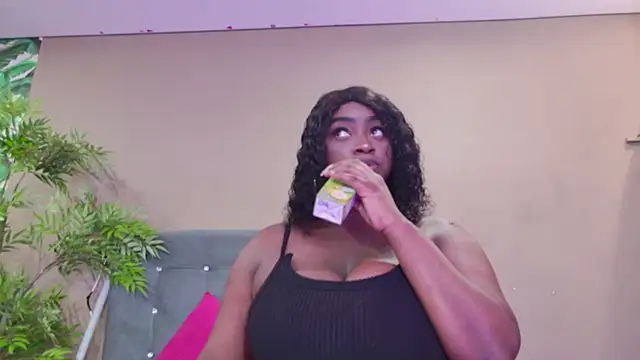 Snapshot of BetsyBennet_ chatting on December 19, 2025, 9:55 pm BetsyBennet online show from December 19, 2025, 9:55 pm