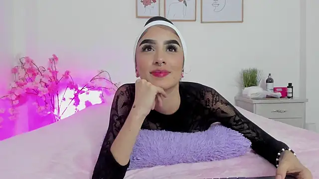 alana 111 online show from October 24, 2025, 3:03 am