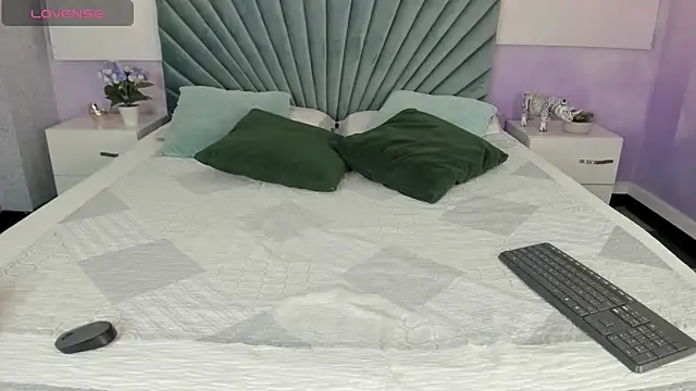 Snapshot of JulietSofia chatting on September 16, 2025, 3:51 am JulietSofia online show from September 16, 2025, 3:51 am