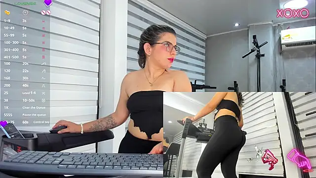 Snapshot of JulietSofia chatting on March 12, 2026, 9:43 pm JulietSofia online show from March 12, 2026, 9:43 pm