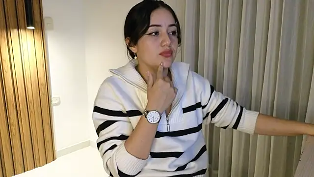 Snapshot of Isa_1207 chatting on October 23, 2025, 1:27 am Isa 1207 online show from October 23, 2025, 1:27 am