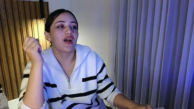 Snapshot of Isa_1207 chatting on November 18, 2025, 1:33 am Isa 1207 online show from November 18, 2025, 1:33 am