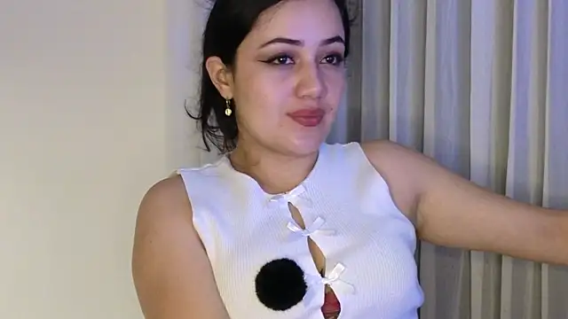 Snapshot of Isa_1207 chatting on December 18, 2025, 1:33 am Isa 1207 online show from December 18, 2025, 1:33 am