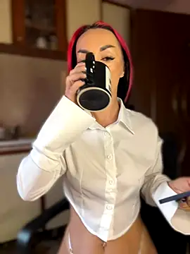 Snapshot of MeganFoxiy chatting on October 25, 2025, 5:04 am MeganFoxiy online show from October 25, 2025, 5:04 am