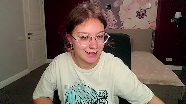 Snapshot of AngelinaLow chatting on March 19, 2025, 3:19 pm AngelinaLow online show from March 19, 2025, 3:19 pm