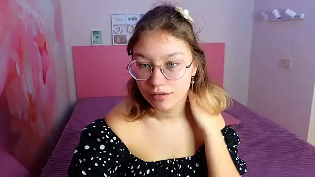 Snapshot of AngelinaLow chatting on March 20, 2025, 3:25 pm AngelinaLow online show from March 20, 2025, 3:25 pm