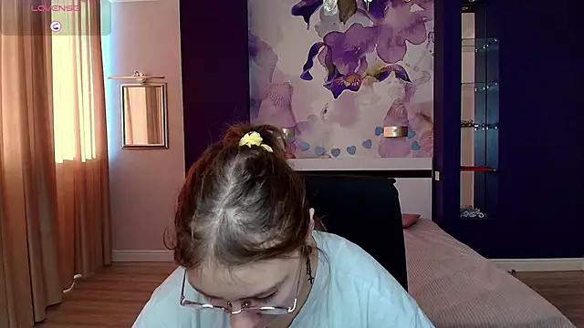 Snapshot of AngelinaLow chatting on October 31, 2025, 12:28 pm AngelinaLow online show from October 31, 2025, 12:28 pm