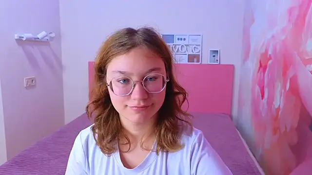 Snapshot of AngelinaLow chatting on November 11, 2025, 12:27 pm AngelinaLow online show from November 11, 2025, 12:27 pm