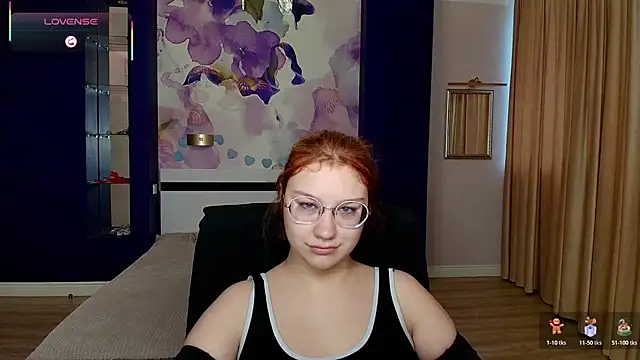 Snapshot of AngelinaLow chatting on December 5, 2025, 12:25 pm AngelinaLow online show from December 5, 2025, 12:25 pm