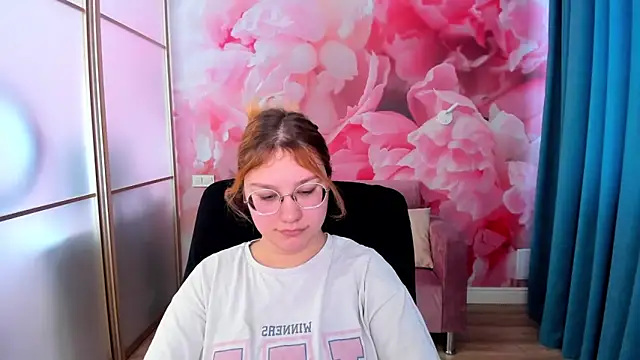 AngelinaLow online show from February 24, 2026, 12:47 pm