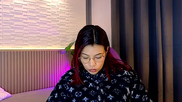 TiffanyWalk online show from October 24, 2025, 11:28 am