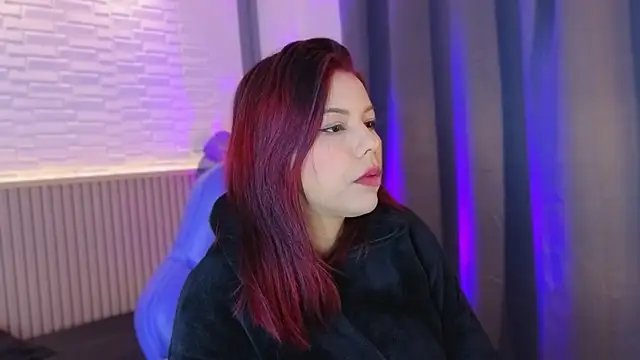 TiffanyWalk online show from December 17, 2025, 11:16 am