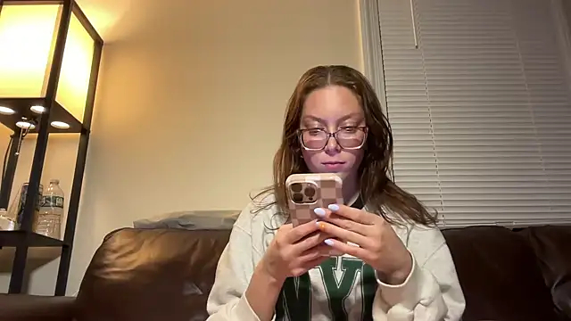 Snapshot of SpaceCowWhore chatting on March 18, 2025, 11:53 pm SpaceCowWhore online show from March 18, 2025, 11:53 pm