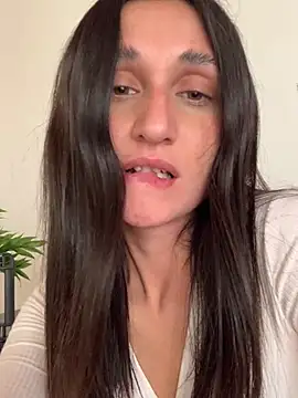 luci brecman online show from July 14, 2026, 8:03 pm