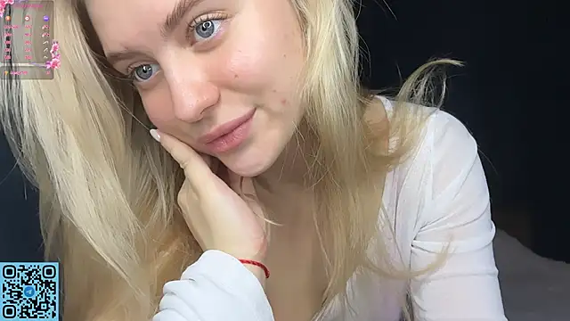 Snapshot of RadiantBliss chatting on October 29, 2025, 9:05 pm RadiantBliss online show from October 29, 2025, 9:05 pm