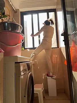 aa520uv online show from November 29, 2025, 3:31 am