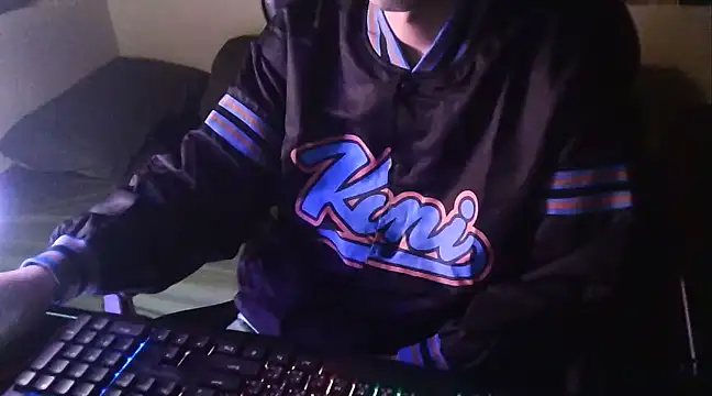 zhezheggin online show from March 14, 2025, 1:57 pm