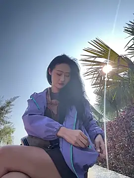 linger-23 online show from December 5, 2025, 6:11 am