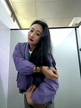 Snapshot of linger-23 chatting on December 19, 2025, 6:31 am linger-23 online show from December 19, 2025, 6:31 am