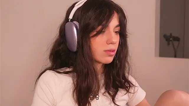 mystica  online show from November 24, 2025, 9:20 am