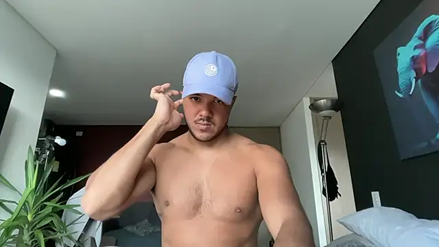 Snapshot of highlatin_guysoficial chatting on June 2, 2026, 11:45 am highlatin guysoficial online show from June 2, 2026, 11:45 am
