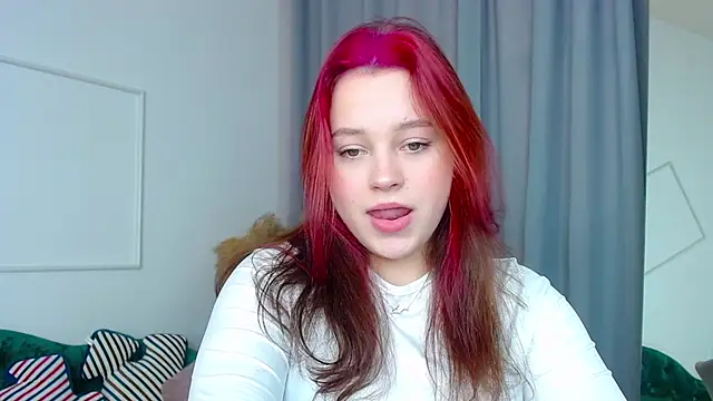 Cute kitty- online show from November 10, 2025, 7:51 am