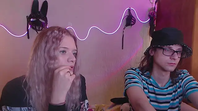 Snapshot of Your_Horny_Friends chatting on March 17, 2025, 11:42 am Your Horny Friends online show from March 17, 2025, 11:42 am