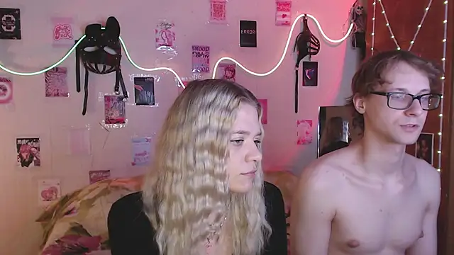 Snapshot of Your_Horny_Friends chatting on September 16, 2025, 1:01 pm Your Horny Friends online show from September 16, 2025, 1:01 pm