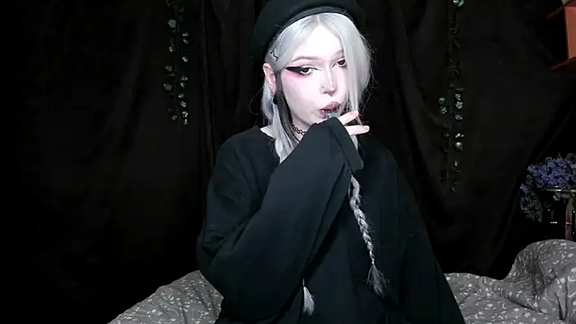 amelia mays xx online show from November 26, 2025, 4:41 pm