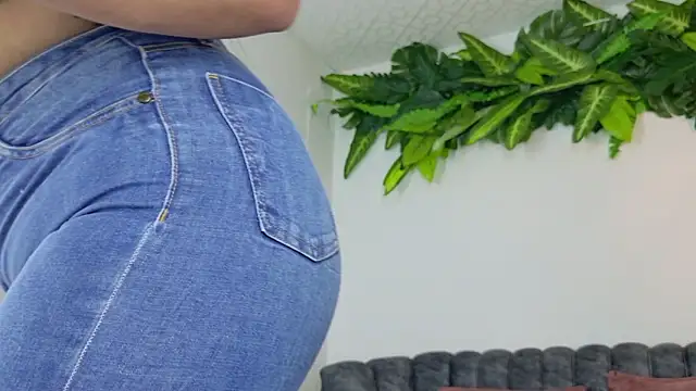 mollysweet11 online show from February 8, 2026, 2:37 am