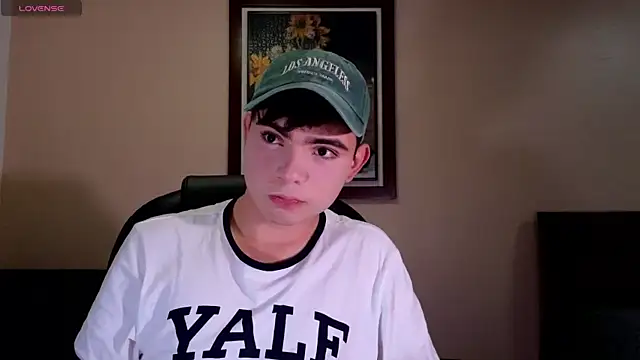 lukeboyce33 online show from March 22, 2026, 11:19 pm