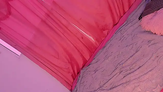 Mariana-ofc online show from November 18, 2025, 11:47 am