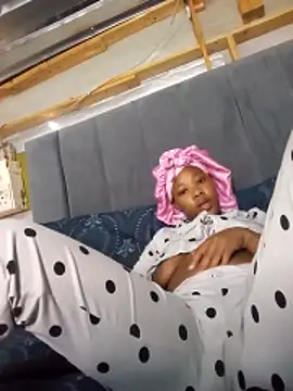 Hotytoty26 online show from December 18, 2025, 9:48 am