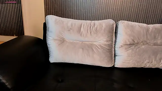 Snapshot of Saray_Millerr chatting on March 14, 2025, 8:28 pm Saray Millerr online show from March 14, 2025, 8:28 pm