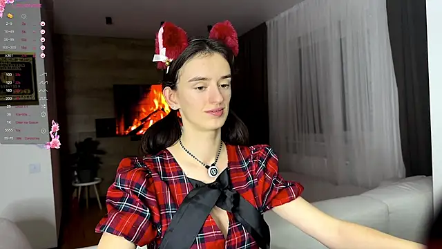 TwinTemptations online show from November 18, 2025, 8:24 pm