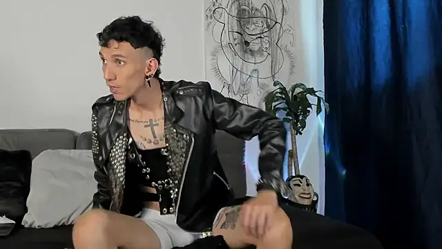 Snapshot of Giotrashy chatting on June 20, 2026, 7:49 pm Giotrashy online show from June 20, 2026, 7:49 pm