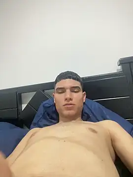 Snapshot of Saul_yei chatting on October 5, 2025, 10:29 pm Saul yei online show from October 5, 2025, 10:29 pm