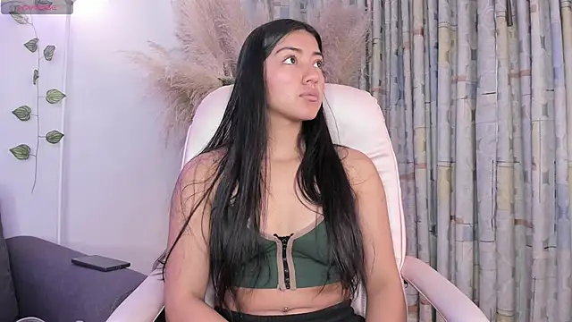 Snapshot of Quiinn_bx chatting on March 15, 2025, 11:51 am Quiinn bx online show from March 15, 2025, 11:51 am