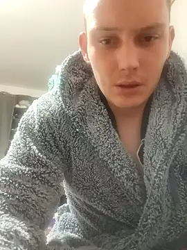 LargeElectrolyte7 online show from November 26, 2025, 2:12 am