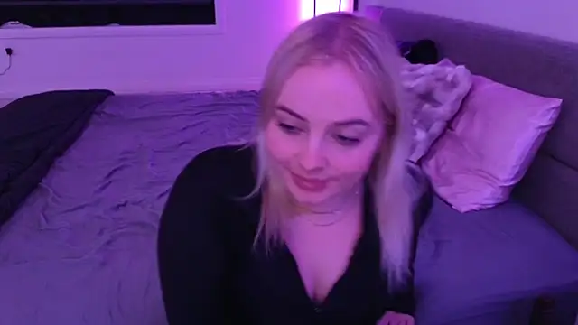 Snapshot of margot_robbie7 chatting on February 18, 2026, 11:55 pm margot robbie7 online show from February 18, 2026, 11:55 pm