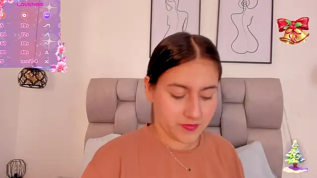 Hanna Evans   online show from November 30, 2025, 12:42 pm